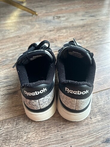 37 Beden gri Renk Reebok spor ayakkabı
