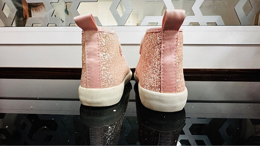 28 Beden pembe Renk H&M 28 no kız çocuk ayakkabı