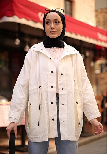 Ekru yağmurluk