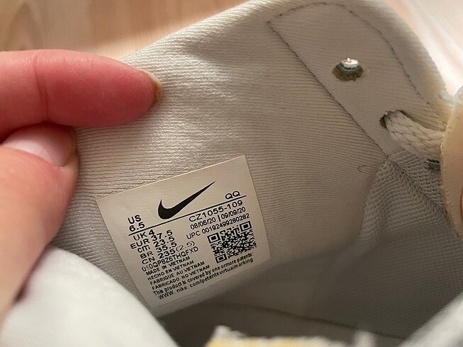 37 Beden beyaz Renk Nike blazer