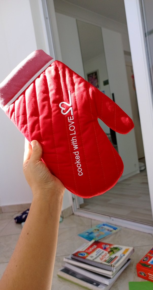 Kırmızı Baskılı Fırın Eldiveni - Görsel 2