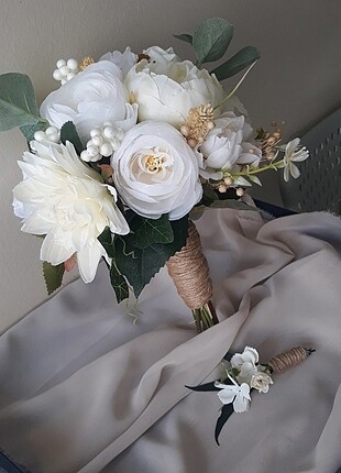 Gelin çiçeği ve damat yaka çiçeği 