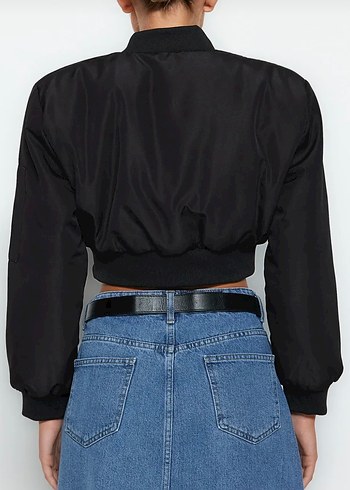 s Beden Siyah Kemerli crop Kadın Bomber Ceket