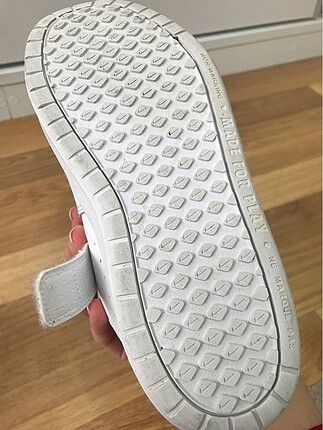 34 Beden beyaz Renk Nike çocuk ayakkabısı