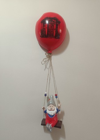 Kırmızı Balonlu Bahçe Cücesi Figürü