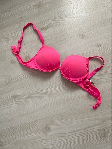 Fuşya pembe bikini üzeri
