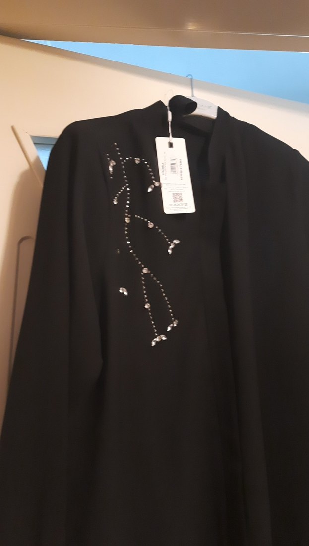 Boncuk İşlemeli Siyah Uzun Kadın Kaban - Görsel 2