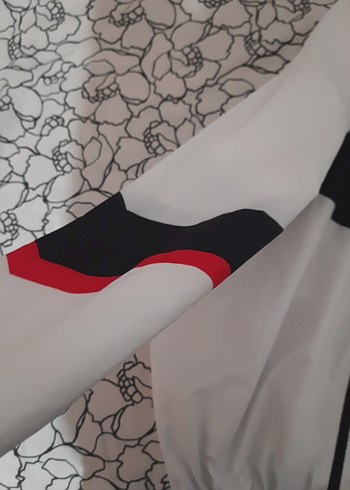 Beyaz Fermuarlı yagmurluk - Görsel 2