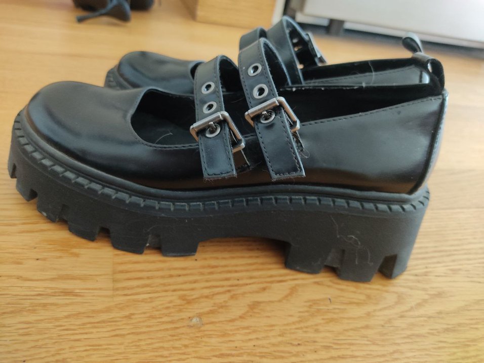 STRADIVARIUS Kadın Siyah Kemerli Platform Topuklu Ayakkabı - Görsel 2