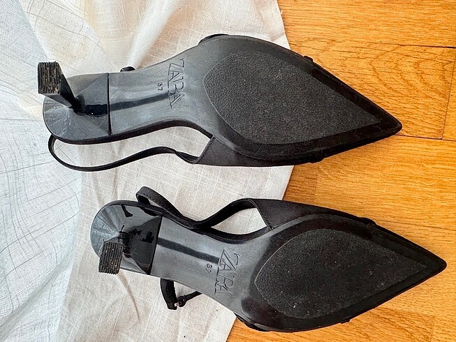 37 Beden siyah Renk Zara kitten heels