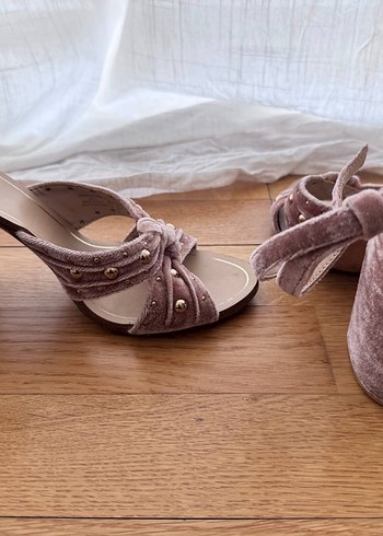 Bershka Pembe Nakışlı Süet Platform Topuklu Kadın Sandalet - Görsel 2