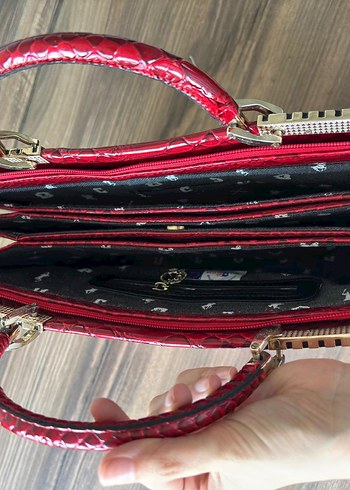 Kırmızı Yılan Derisi Desenli Vintage Deri Çanta - Görsel 3