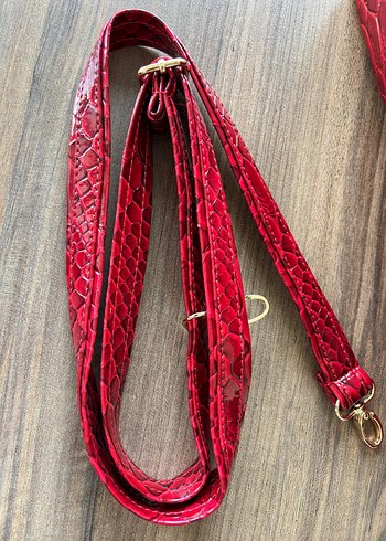 Kırmızı Yılan Derisi Desenli Vintage Deri Çanta - Görsel 6