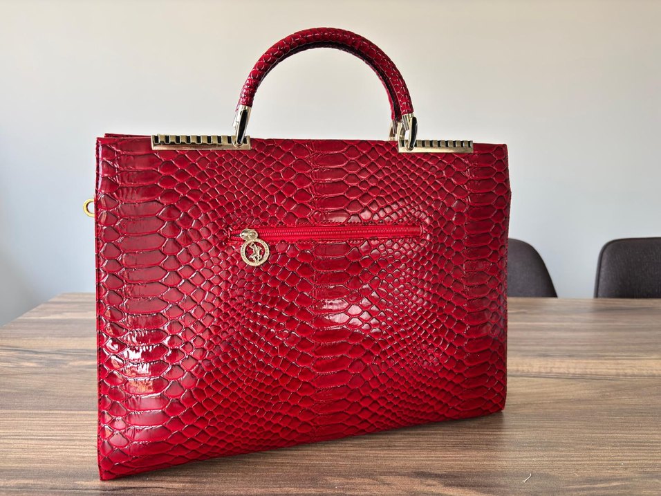 Kırmızı Yılan Derisi Desenli Vintage Deri Çanta - Görsel 4