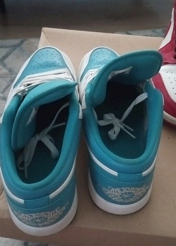 Erkek Turkuaz Spor Ayakkabı (Air Jordan 1 LOW) Beyaz Detaylı - Görsel 3