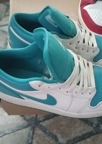 Erkek Turkuaz Spor Ayakkabı (Air Jordan 1 LOW) Beyaz Detaylı - Görsel 2