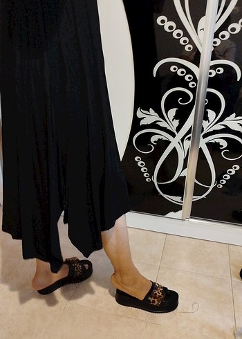 Siyah V Yaka Rahat asimetrik kaliteli penye Elbisesi - Görsel 4