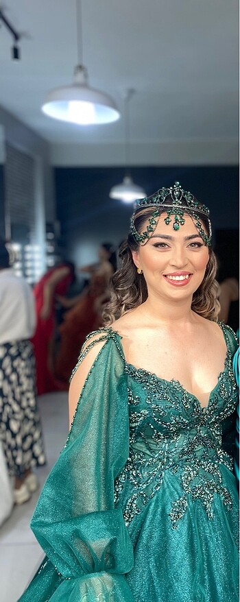 Aysira nişanlık