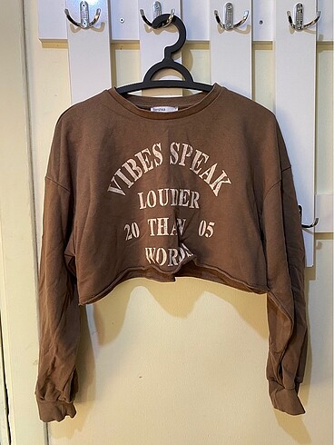 BERSHKA KISA SWEATSHIRT