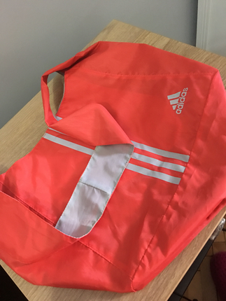 Adidas Spor çanta????