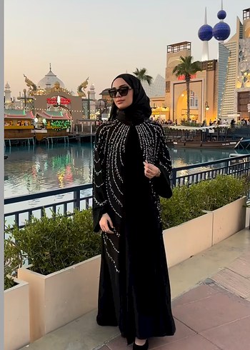 Siyah incili Uzun Kollu Tesettür abaya