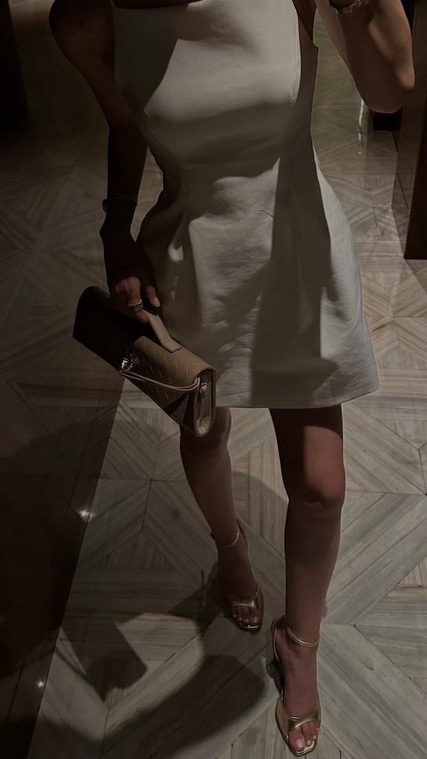 Beyaz Mini Drapeli Askılı Elbise - Görsel 3