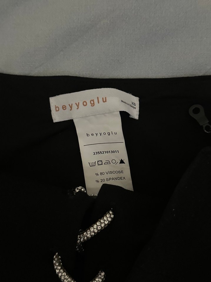 Taş detaylı crop - Görsel 3