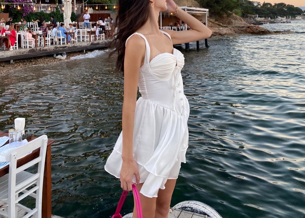 Beyaz Drapeli Mini Askılı Elbise - Görsel 3