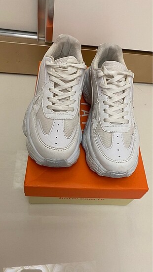 Hotiç sneaker