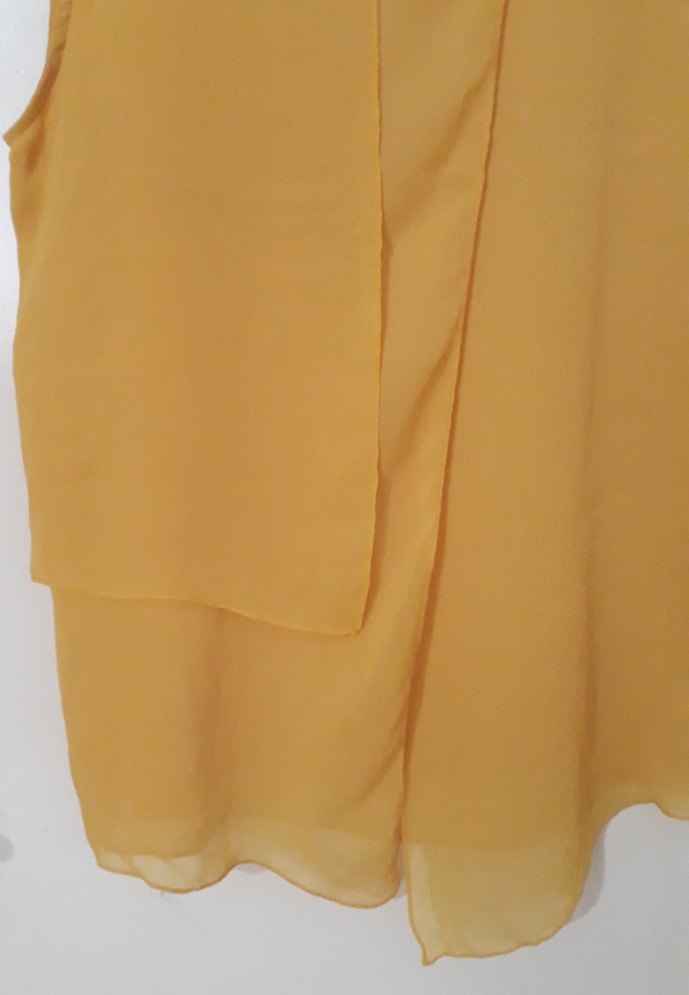 Sarı Drapeli Kolsuz Midi Bluz - Görsel 2