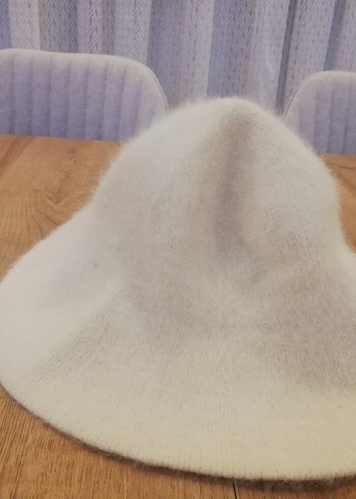 Kırık beyaz şapka - Görsel 3