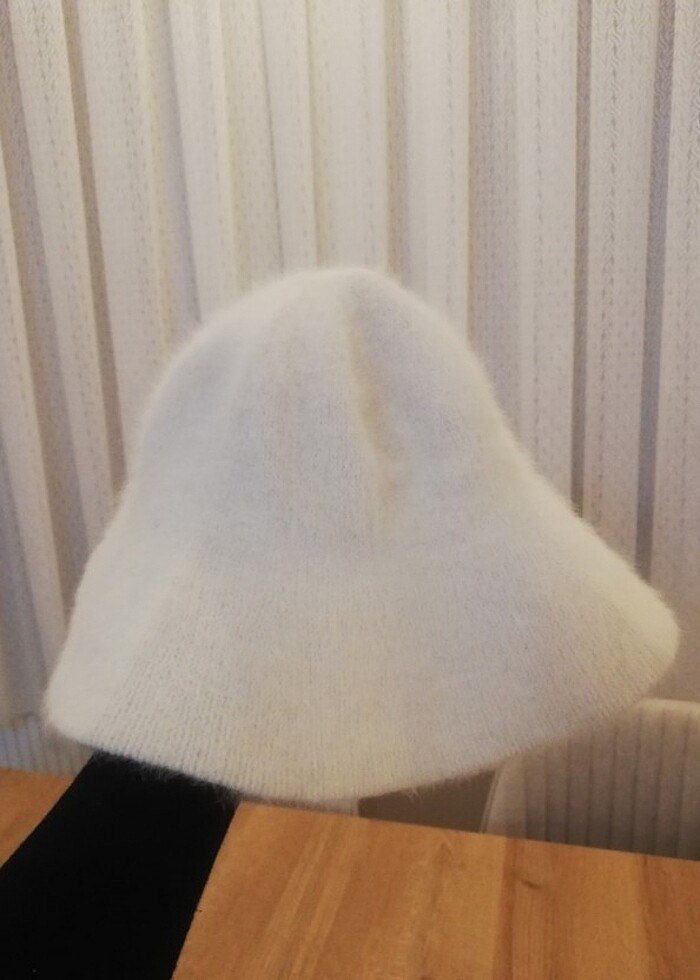 Kırık beyaz şapka - Görsel 4