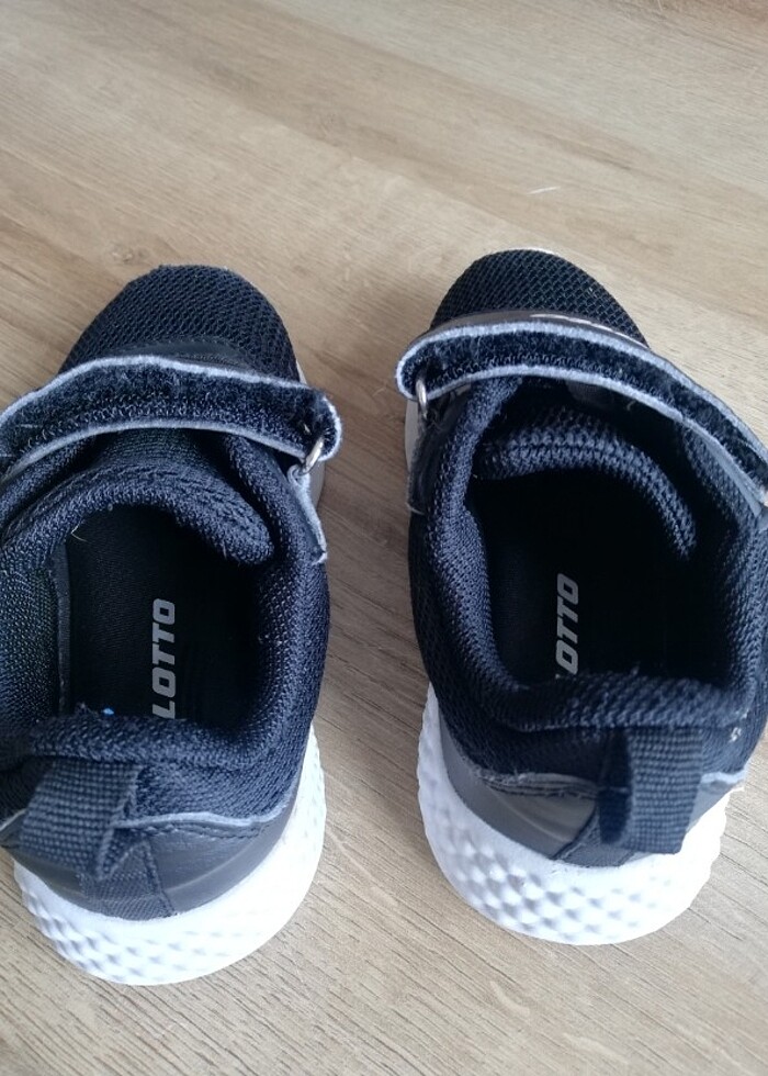 Lotto Erkek çocuk spor ayakkabı 26 numara - Görsel 2