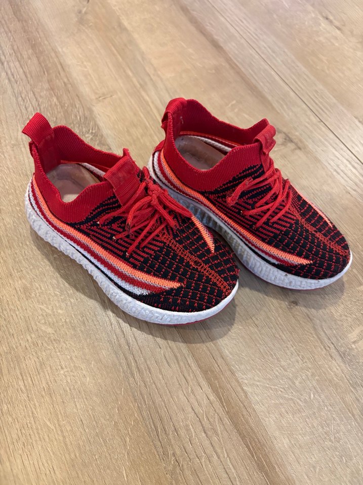 Renkli Desenli Kırmızı Çocuk Spor Ayakkabı - Görsel 2