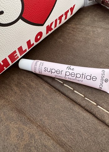 Essence Super Peptide Parlak Dudak Bakımı