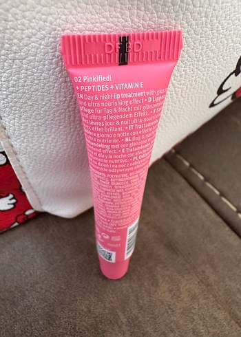 Essence Essence Super Peptide Parlak Dudak Bakımı