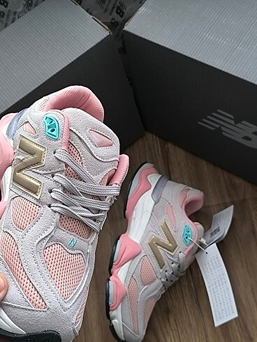 37 Beden çeşitli Renk NEW BALANCE 9060 PUDRA-BEJ