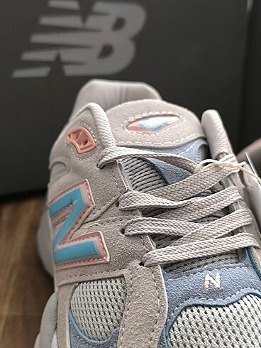 39 Beden çeşitli Renk NEW BALANCE 9060 KREM-PUDRA-MAVİ