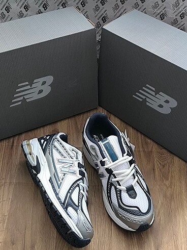 NEW BALANCE 1906