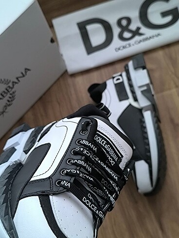 Dolce & Gabbana DOLCE GABBANA??