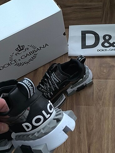 Dolce & Gabbana DOLCE GABBANA??