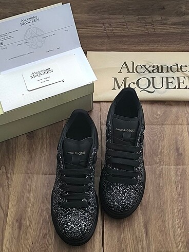 36 Beden siyah Renk ALEXANDER MCQUEEN ????