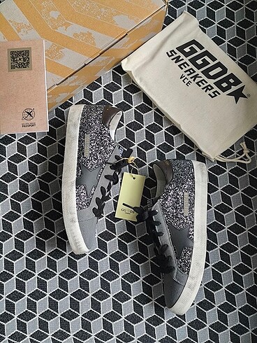 37 Beden siyah Renk GOLDEN GOOSE DELUX BRAND