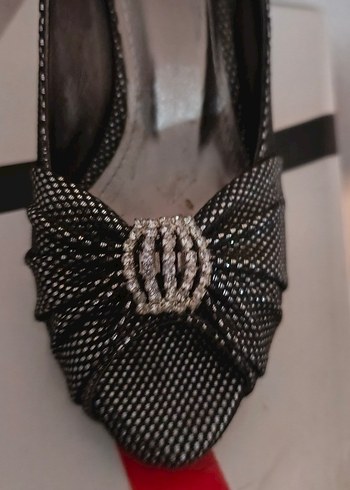 Klasik Siyah Yılan Desenli Tokalı Topuklu Ayakkabı - Görsel 5