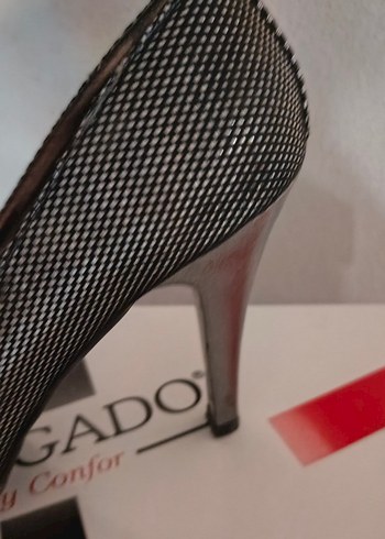 Klasik Siyah Yılan Desenli Tokalı Topuklu Ayakkabı - Görsel 4