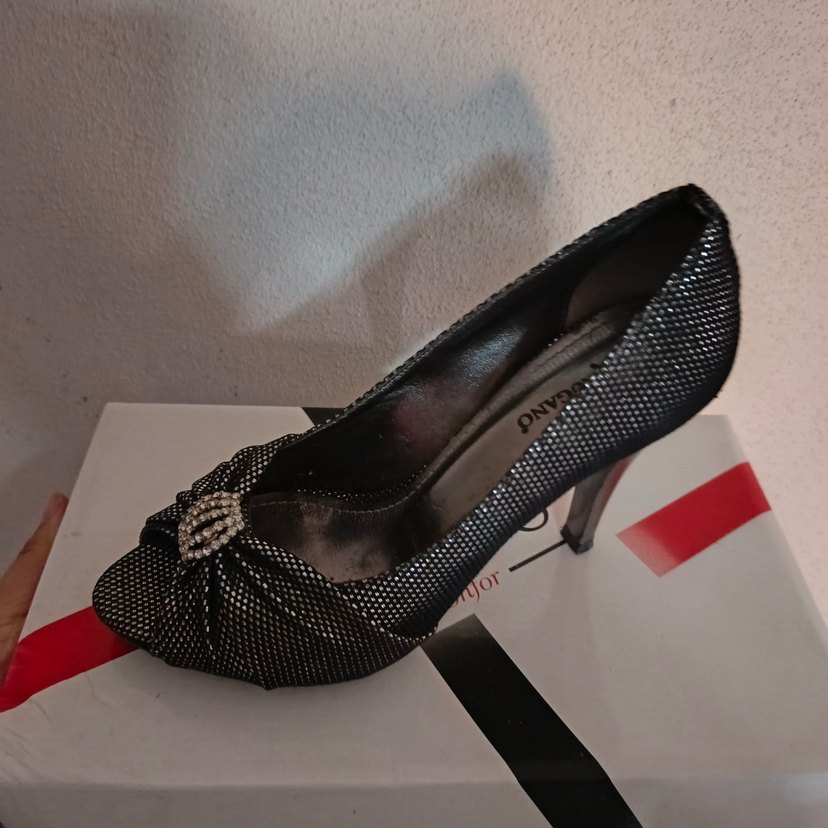 Klasik Siyah Yılan Desenli Tokalı Topuklu Ayakkabı - Görsel 2