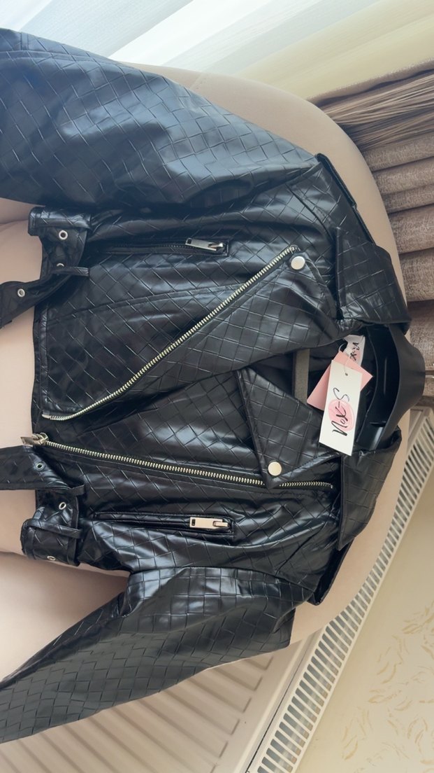 Siyah Kısa Kesim Yılan Desenli Deri Biker Ceket - Görsel 3