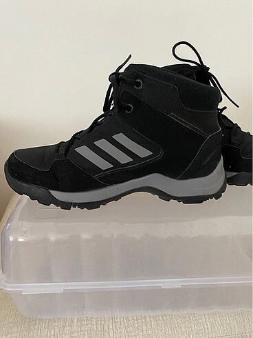 35 Beden siyah Renk Adidas 35 numara bot