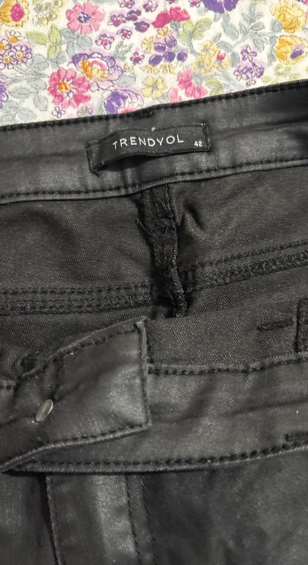 Siyah Bol Kesim Kadın Kot Pantolon - Görsel 2