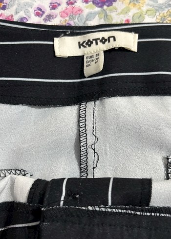 Düğmeli Siyah Çizgili Kadın Kumaş Pantolon - Görsel 3